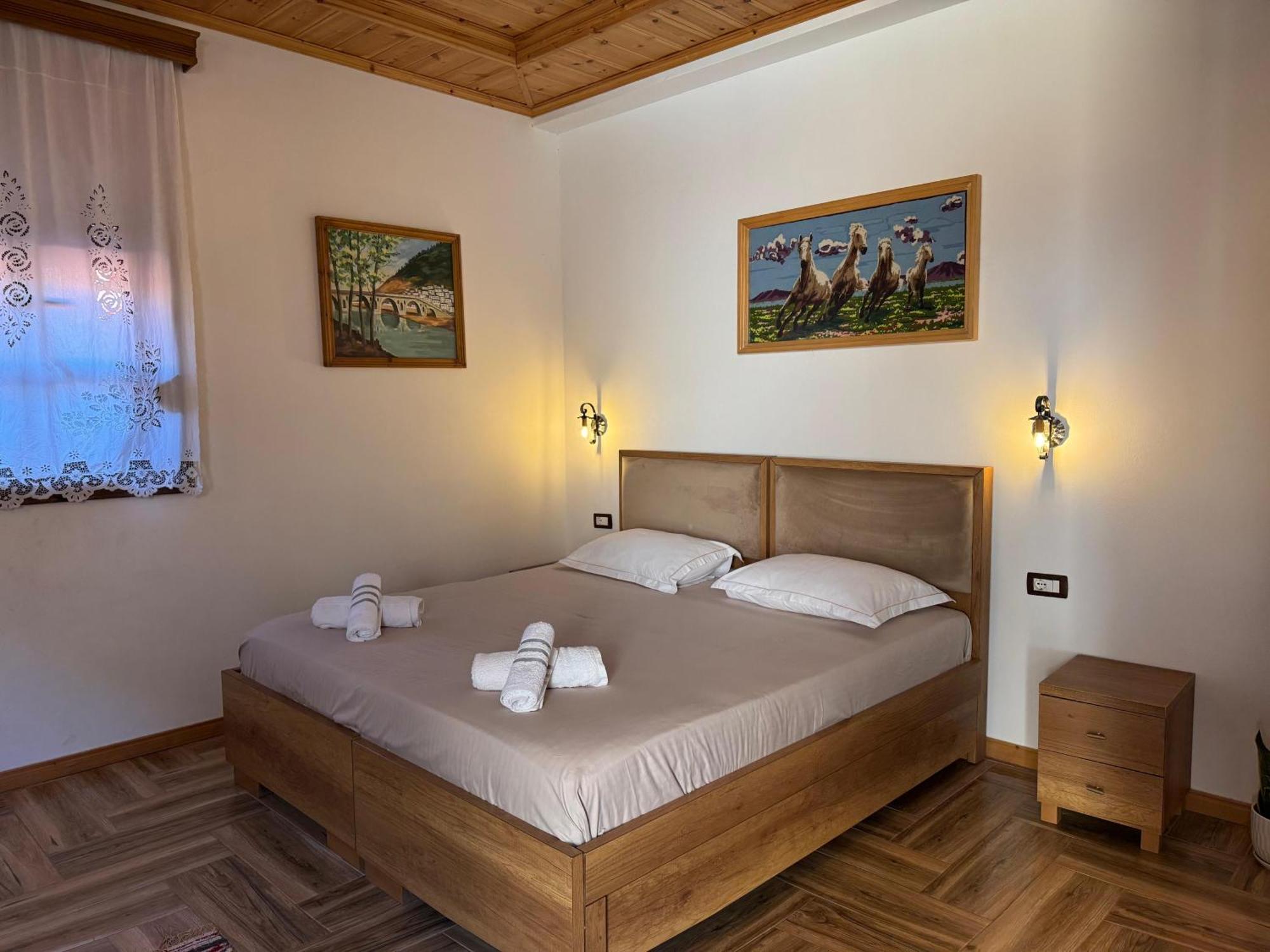 Arben Qemeri Bed & Breakfast *